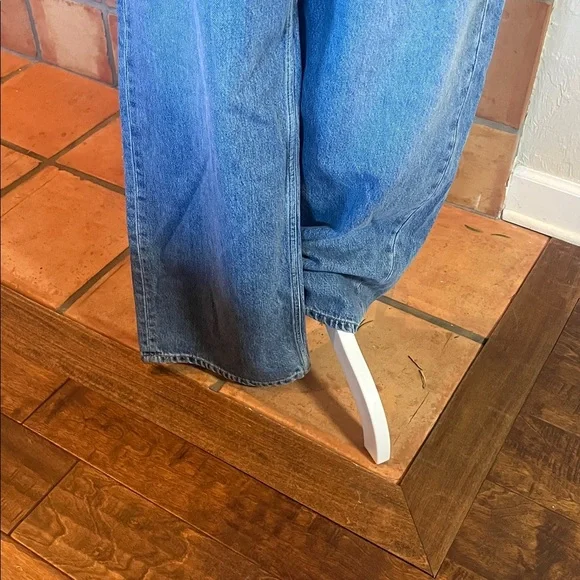 Good American Good Standard Baggy Jeans, size 6 - Picture 3 of 9